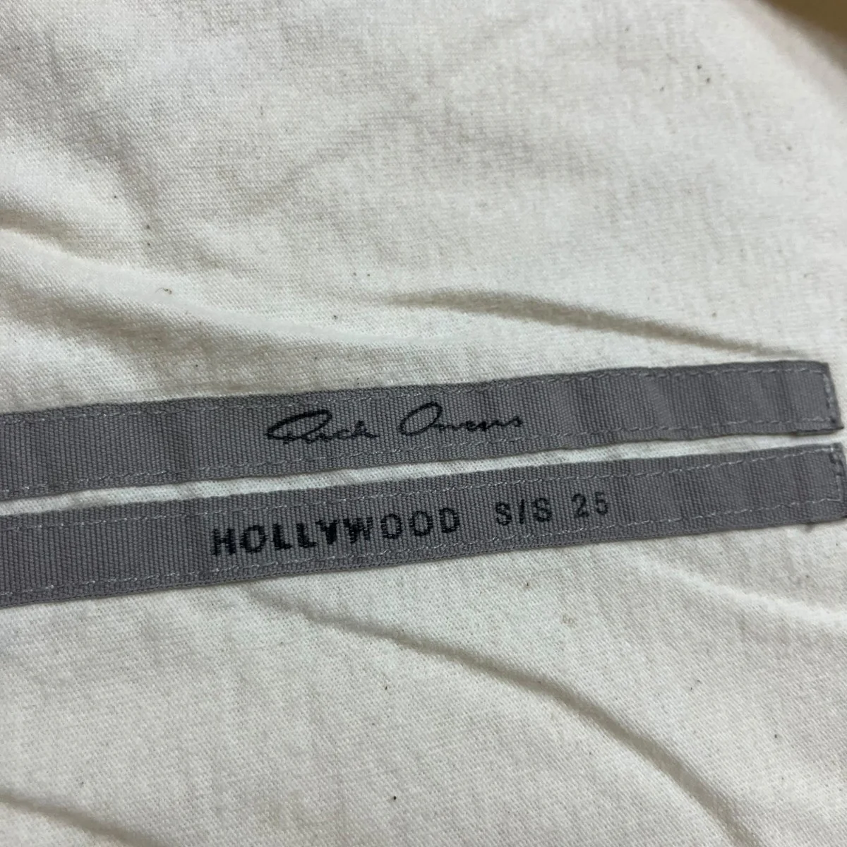 VネックTシャツ - Image 6
