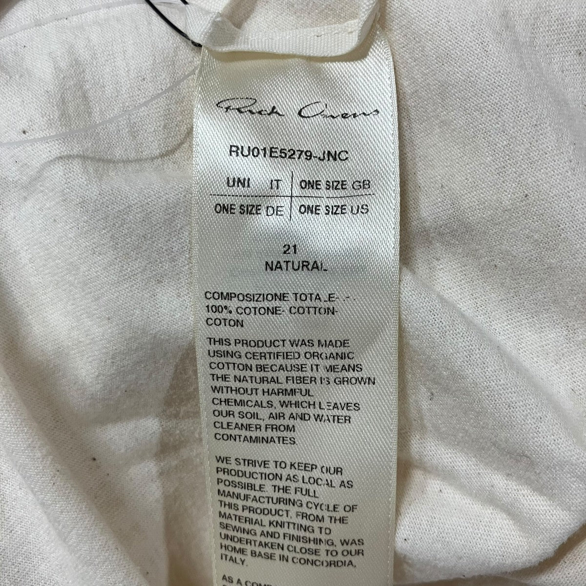 VネックTシャツ - Image 7