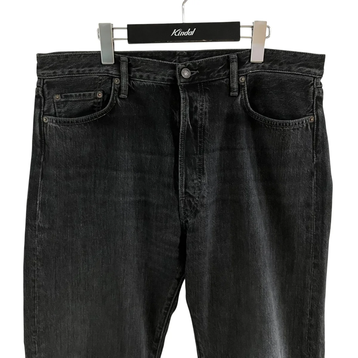ウォッシュド加工デニムパンツ - Image 2