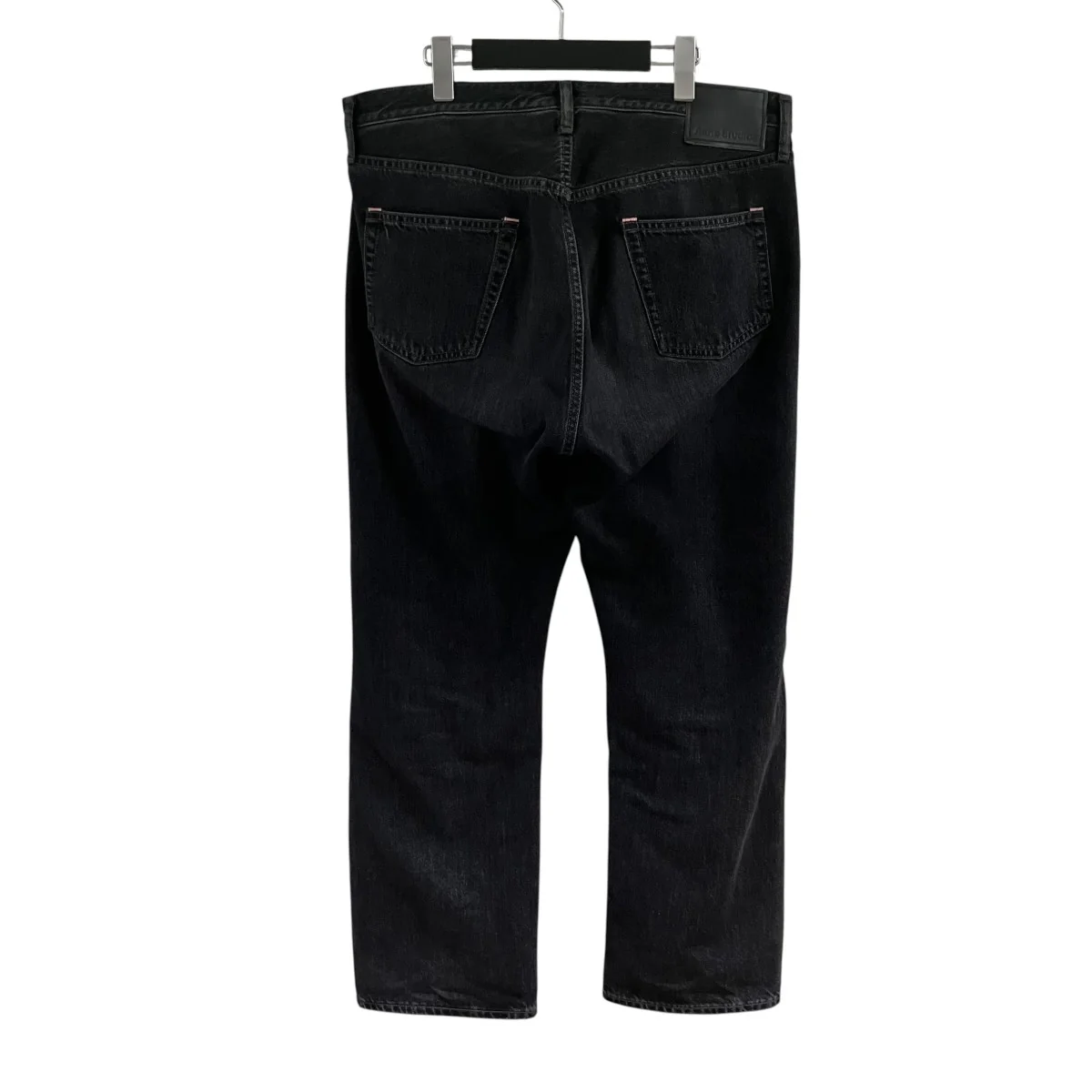 ウォッシュド加工デニムパンツ - Image 4