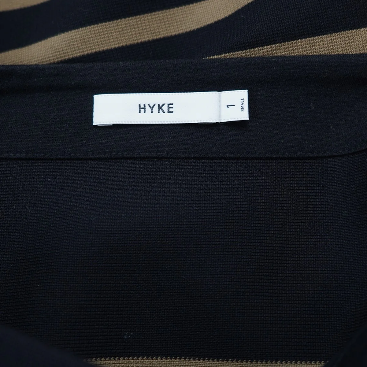 26SS CROPPED BASQUE SHIRT(BLACK × BEIGE)ボーダー プルオーバー バスクシャツ - Image 4