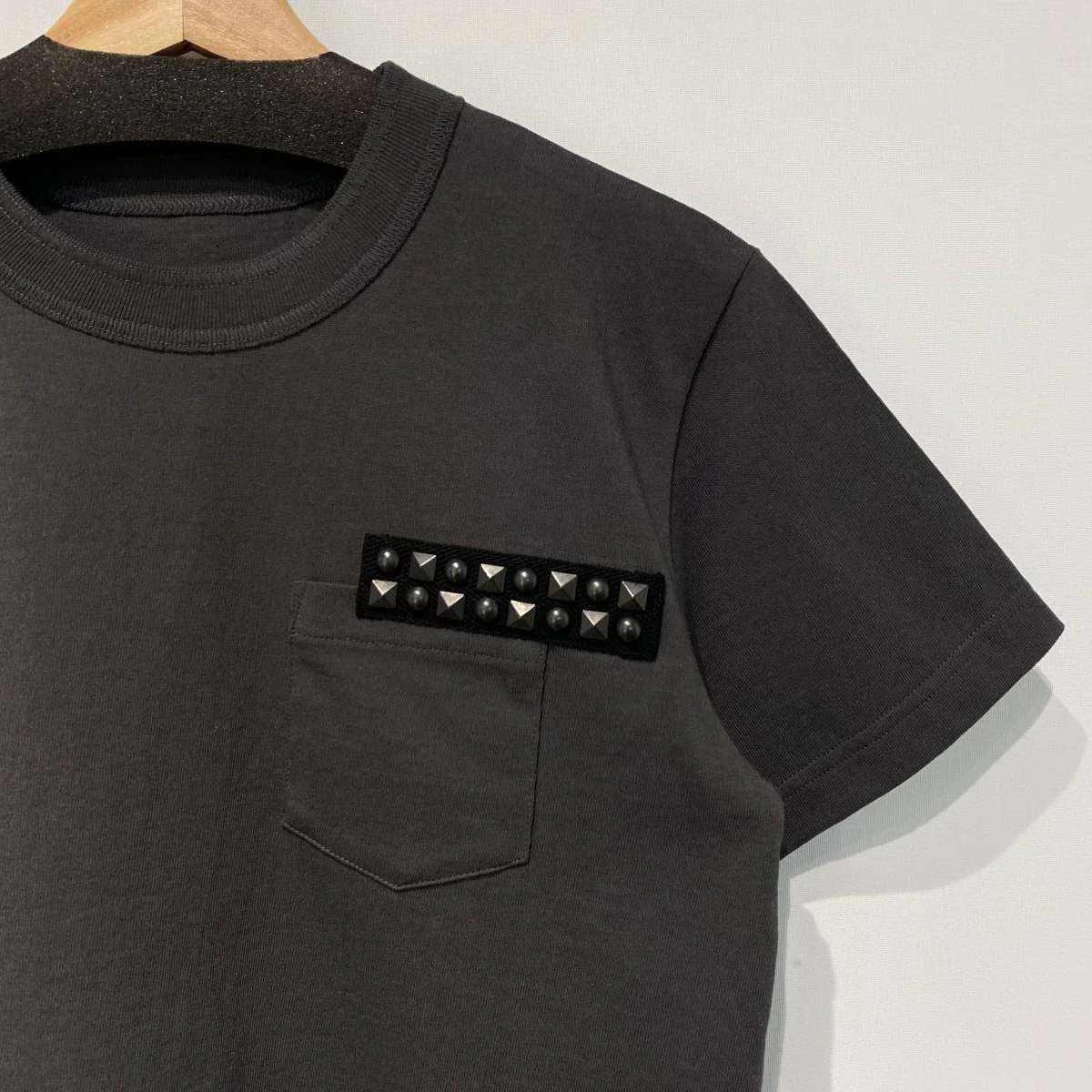 25AWHoliday Collection Studded Cotton Jersey T-ShirtスタッズコットンTシャツ25-01133S - Image 3