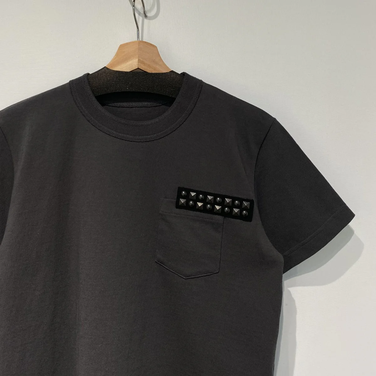 25AWHoliday Collection Studded Cotton Jersey T-ShirtスタッズコットンTシャツ25-01133S - Image 4