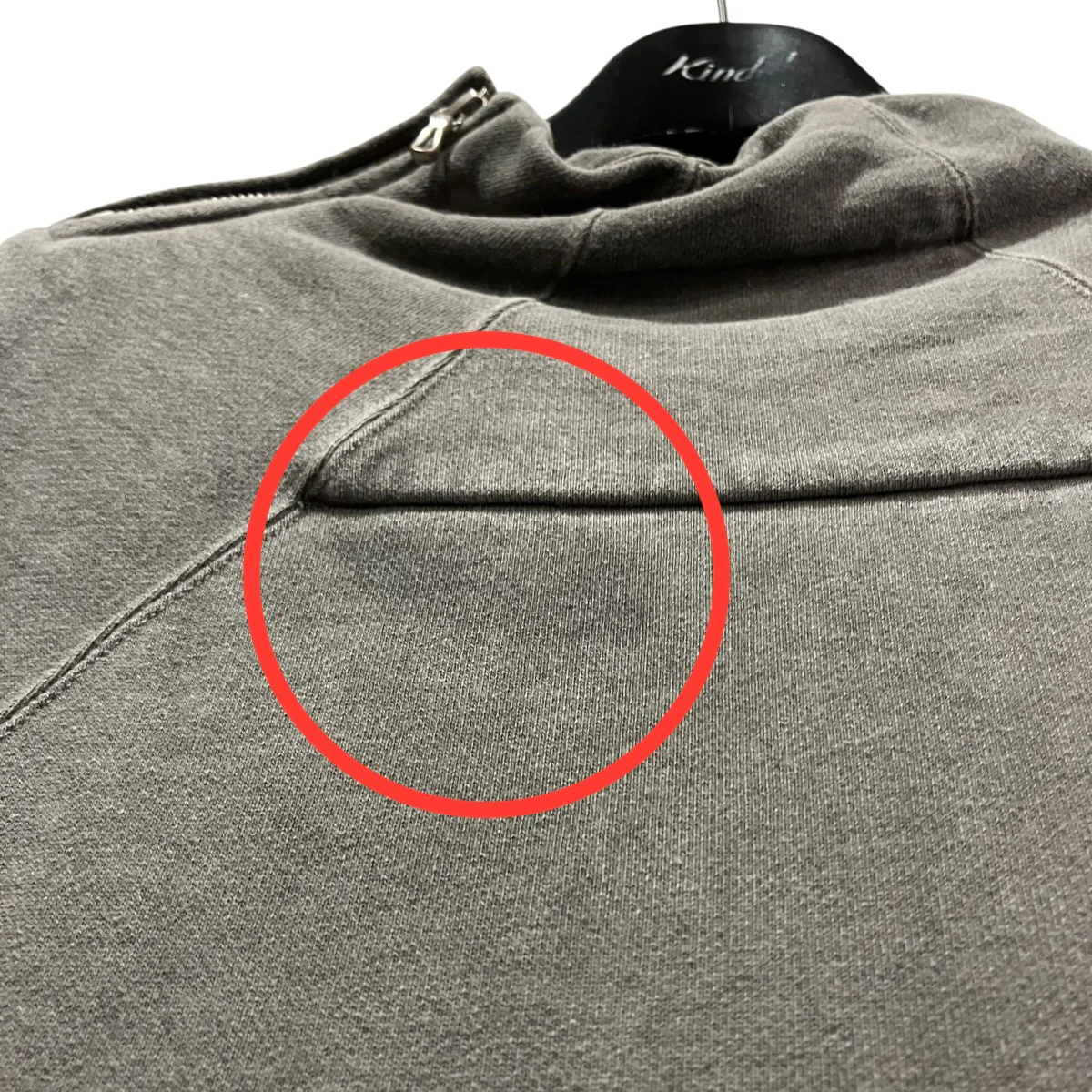 Arched Hem High Necktopハイネックスウェット927CUM2 - Image 7