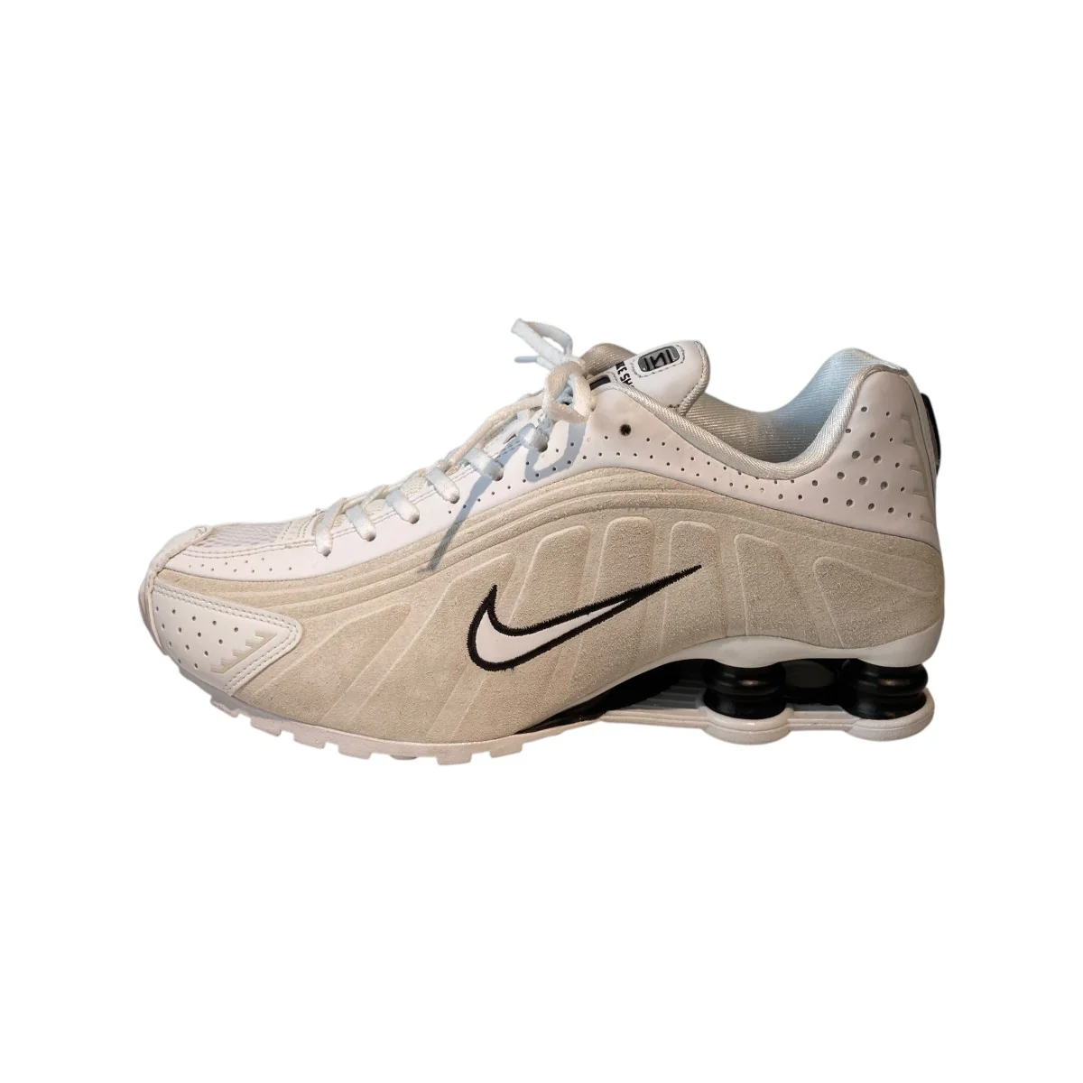 WMNS SHOX R4スニーカーHQ7739-100 - Image 2