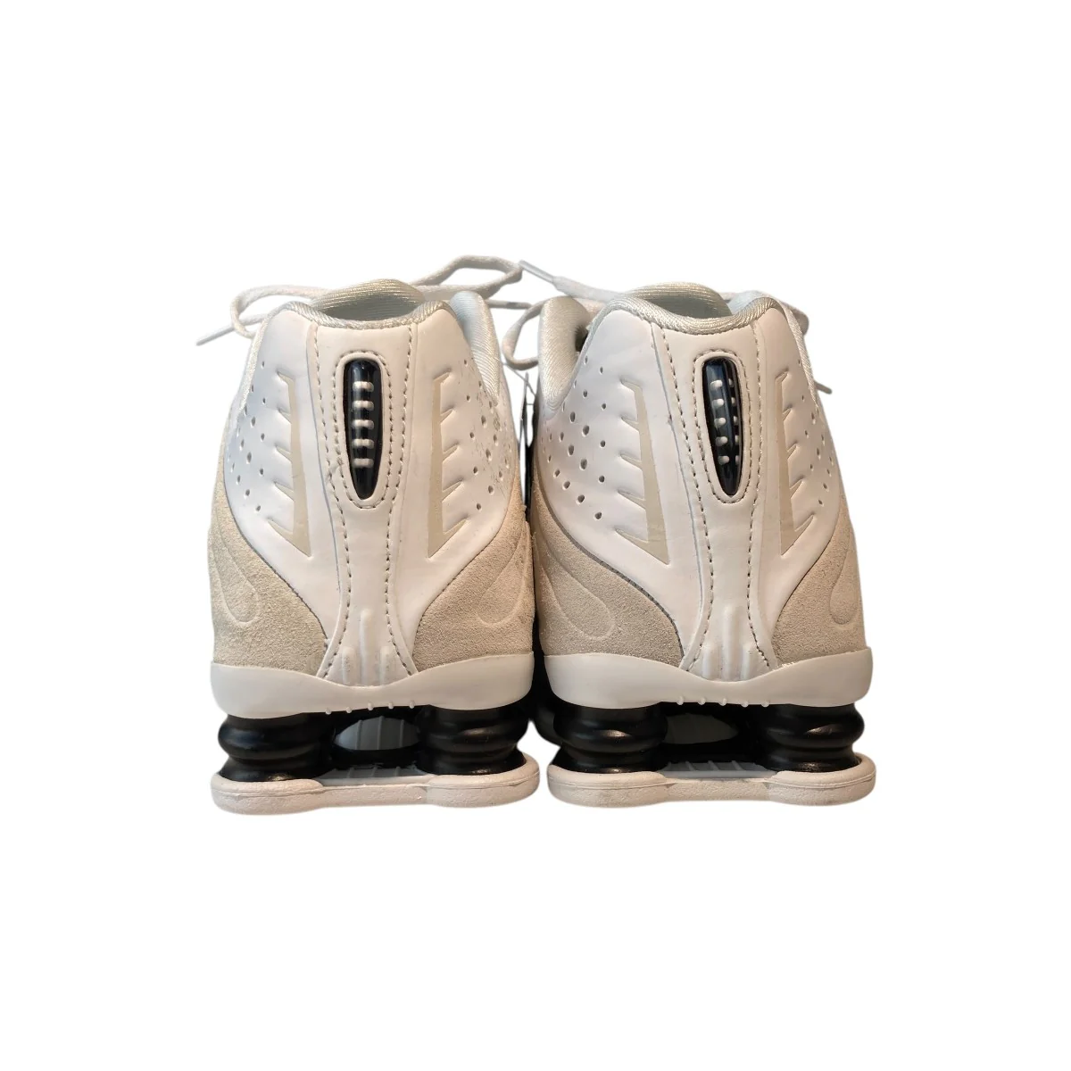 WMNS SHOX R4スニーカーHQ7739-100 - Image 4