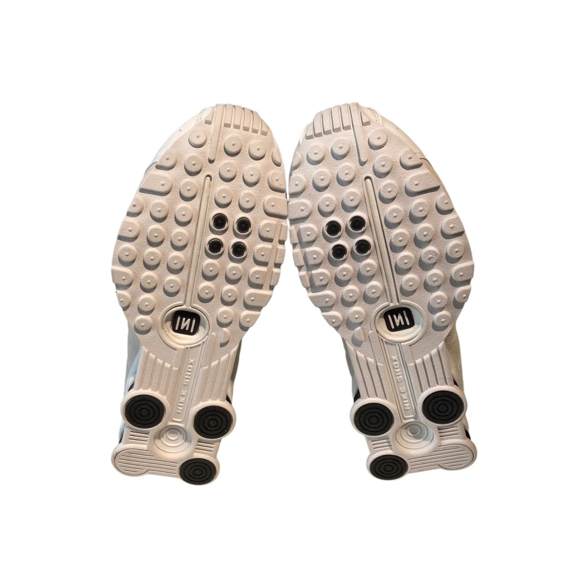 WMNS SHOX R4スニーカーHQ7739-100 - Image 5