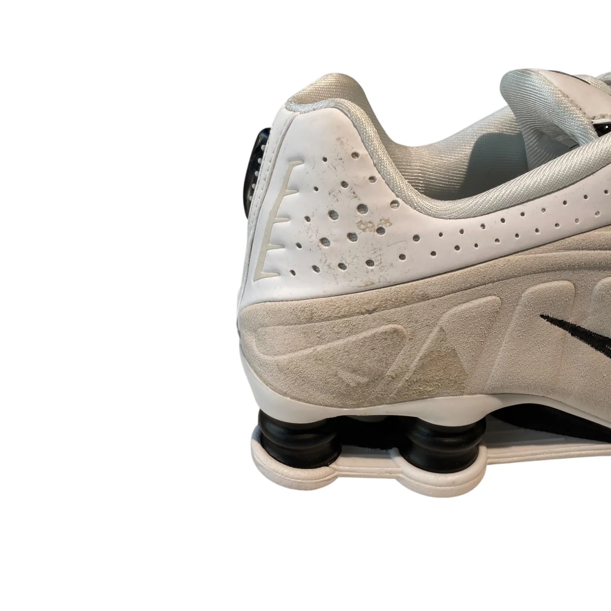 WMNS SHOX R4スニーカーHQ7739-100 - Image 7