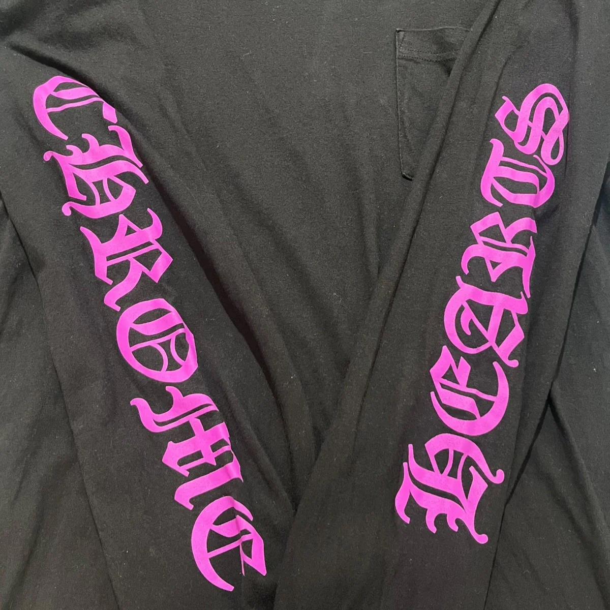 OLD ENGLISH NECK LOGO L／S POCKET T長袖カットソー - Image 3