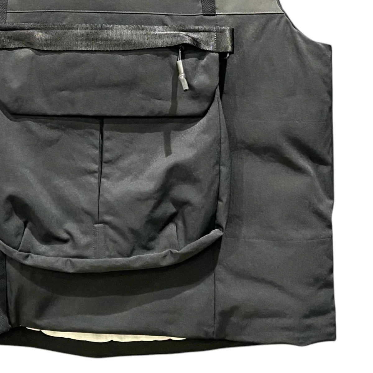 中綿ベストDD6637-010 Therma-FIT Tech Pack Vest - Image 4
