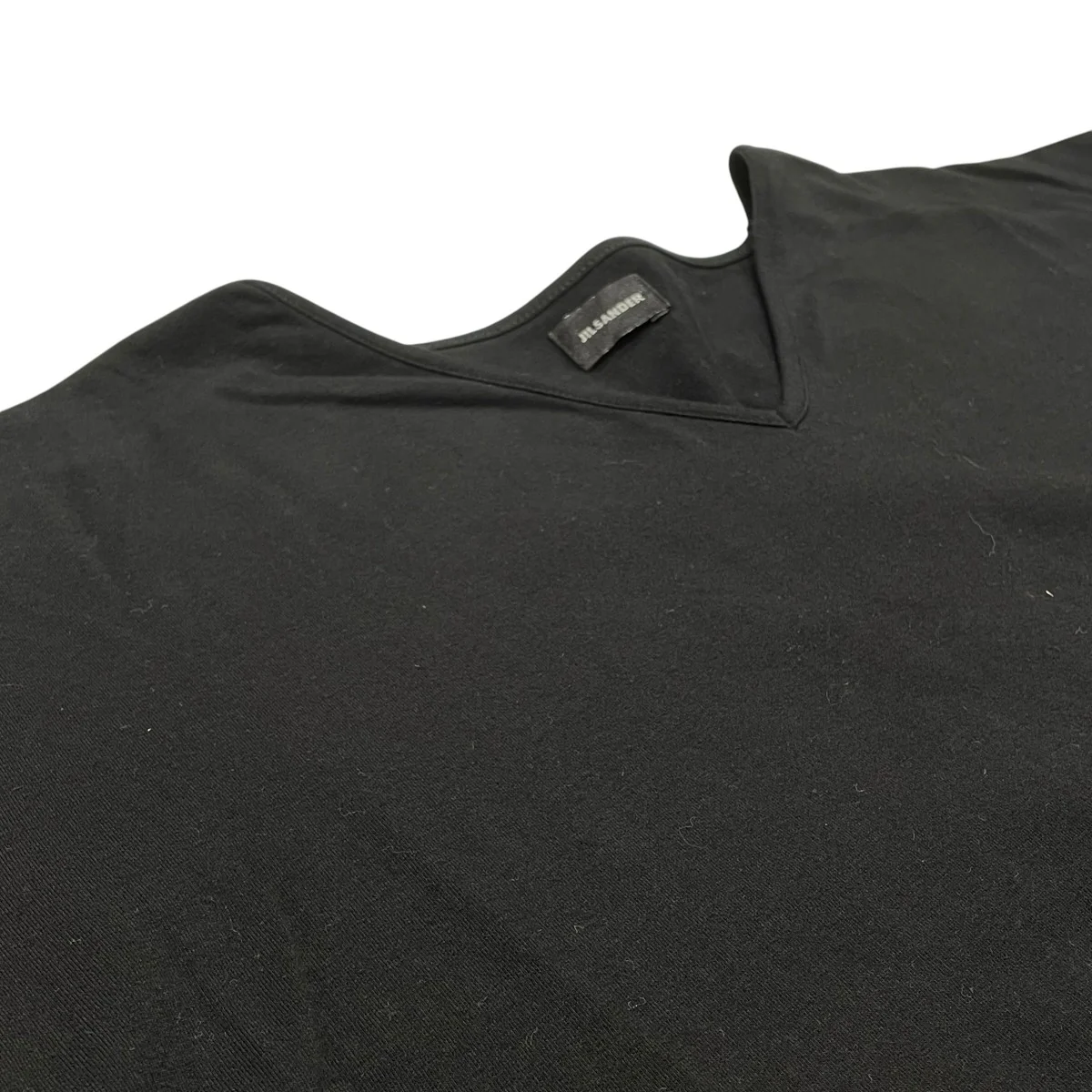 Vネック半袖Tシャツ - Image 3