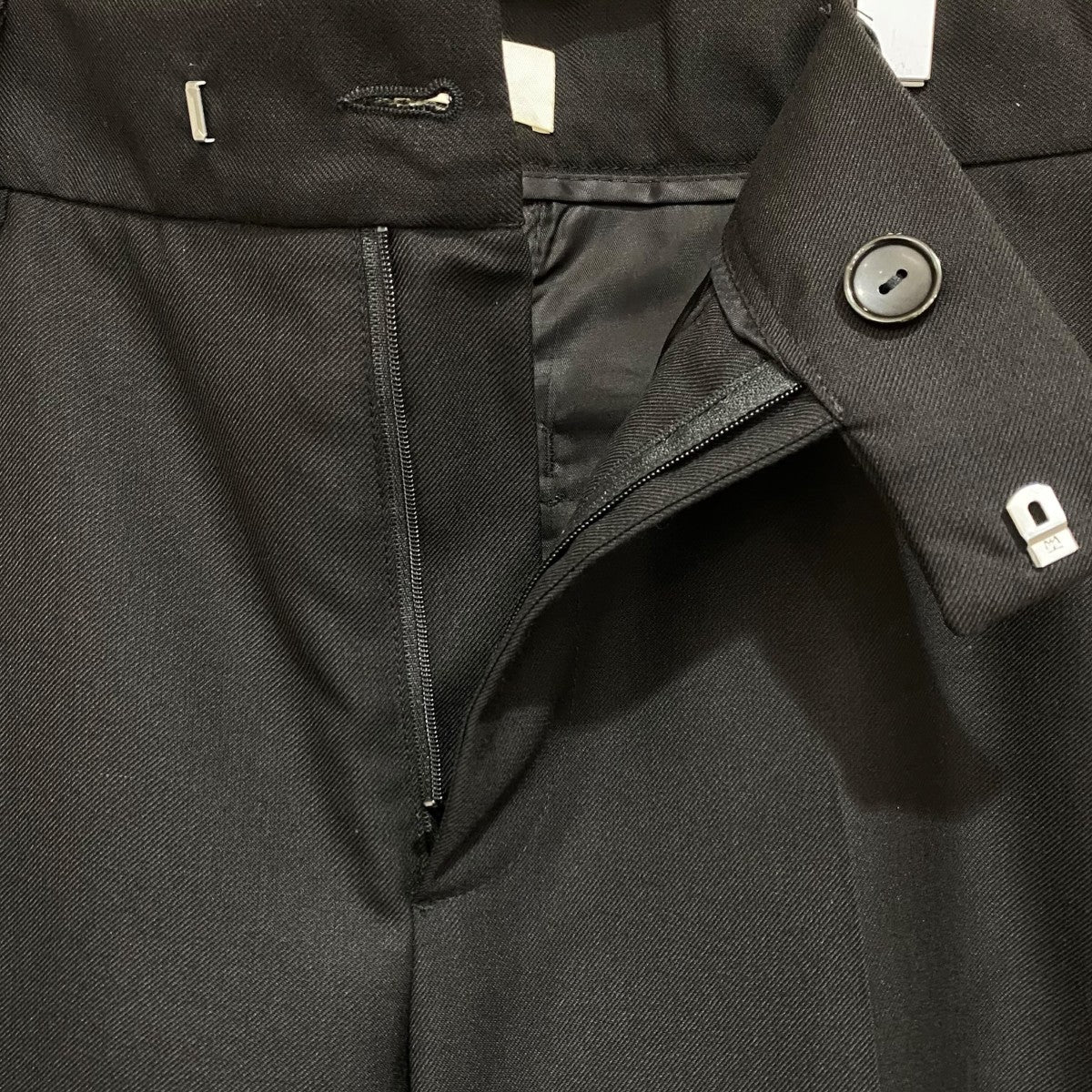MIKE SUIT - Image 3
