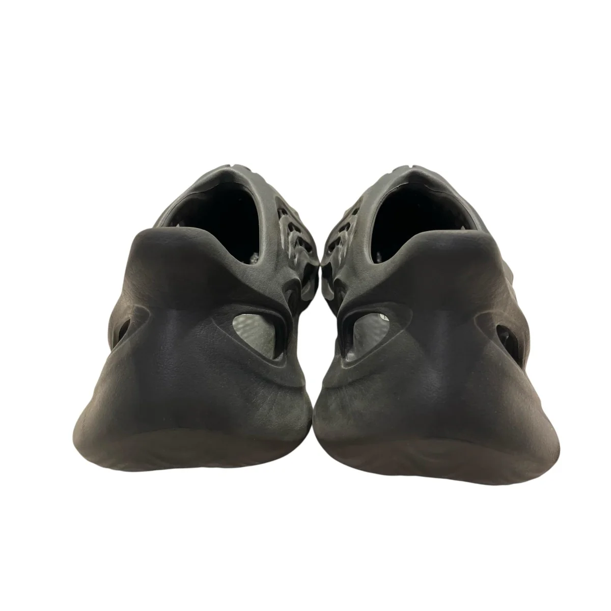 YEEZY Foam Runner Onyxサンダル131552249 - Image 4
