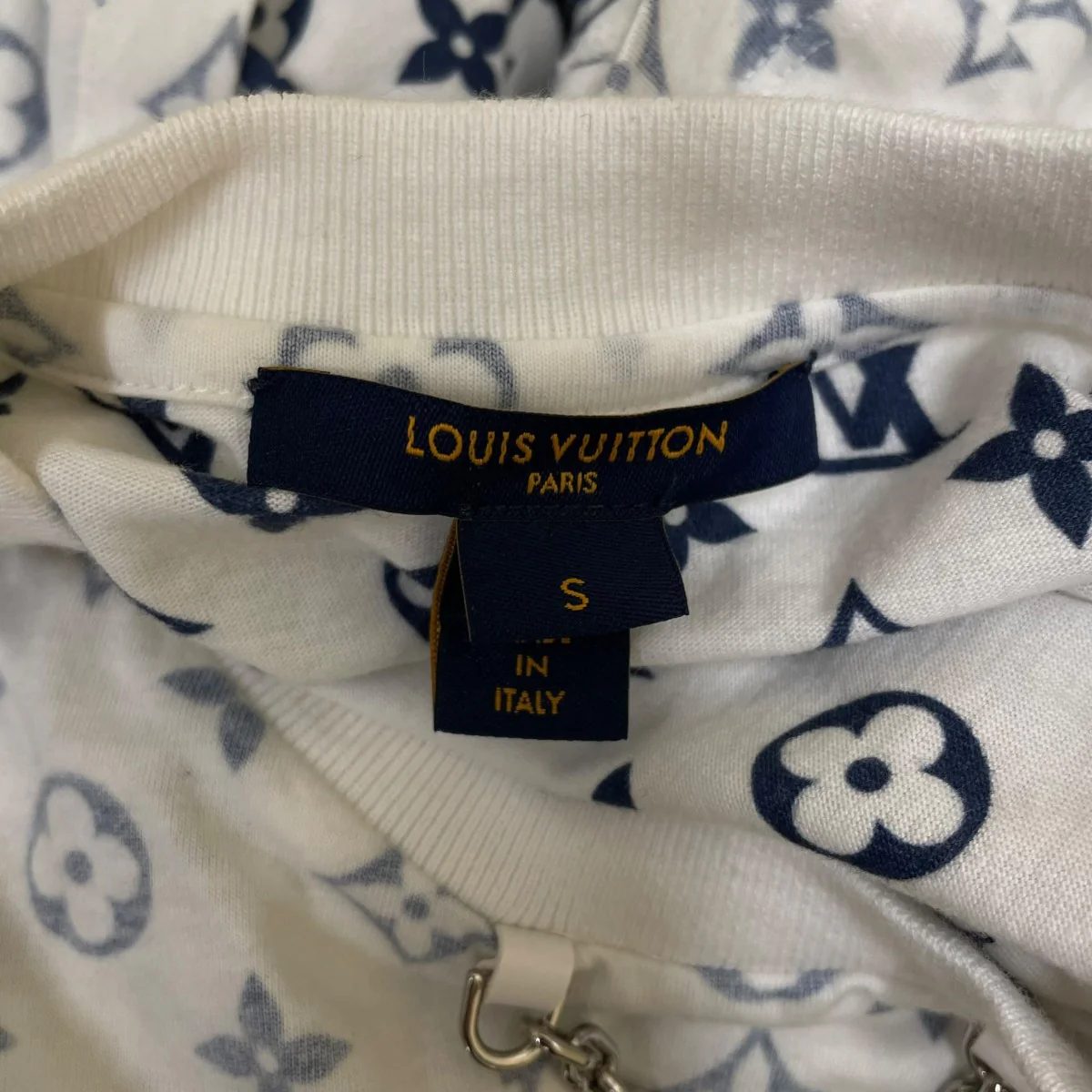 LVエスカルプリンテッドTシャツ チェーン付き 半袖Tシャツ コットンTシャツRW211W UYZ FKTS21 - Image 7
