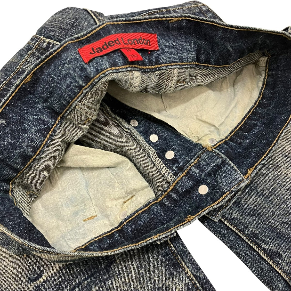 ウォッシュ加工ブーツカットデニム - Image 6